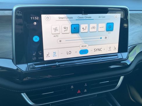 New 2026 Volkswagen Atlas SE FWD image 23