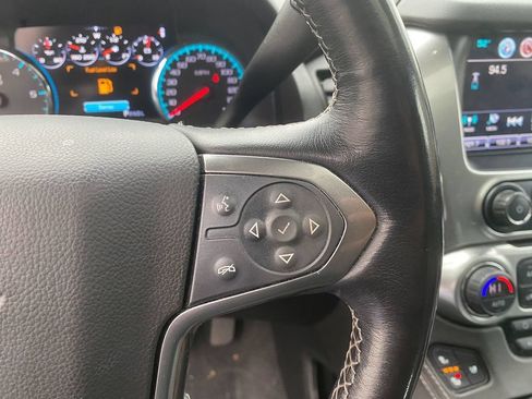 Used 2020 Chevrolet Suburban Premier AWD/4WD image 17