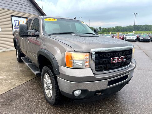 Used 2014 GMC Sierra 3500 SLT image 3