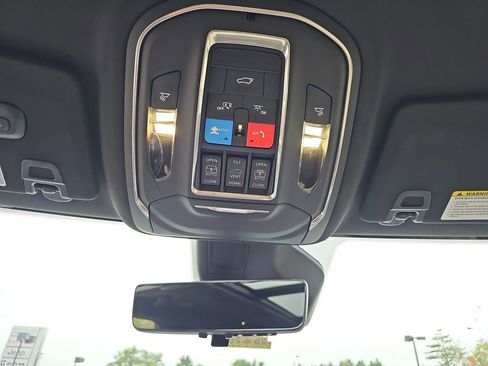 New 2025 Jeep Grand Cherokee Limited w/ Luxury Tech Group II image 23