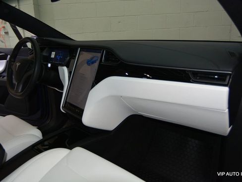 Used 2019 Tesla Model X 100D image 12