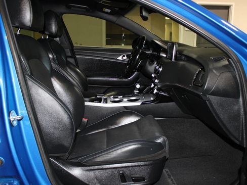 Used 2021 Kia Stinger GT AWD/4WD image 28