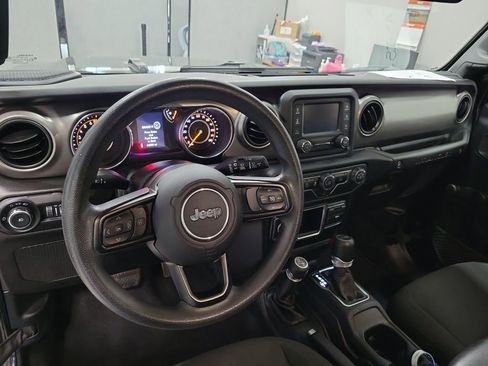 Used 2019 Jeep Wrangler Sport image 3
