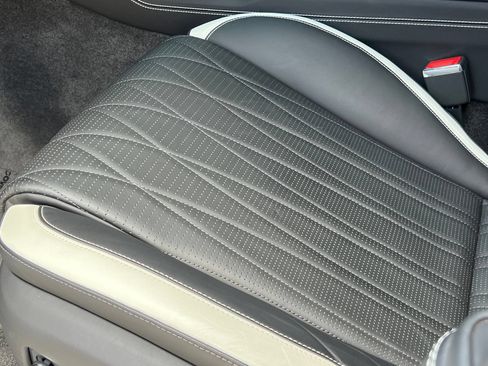 Used 2023 Bentley Flying Spur W12 AWD/4WD image 37