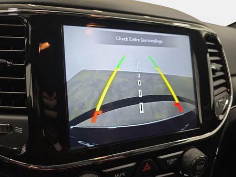 Used 2021 Jeep Grand Cherokee Limited AWD/4WD image 22