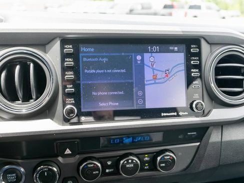Used 2022 Toyota Tacoma TRD Sport AWD/4WD image 23