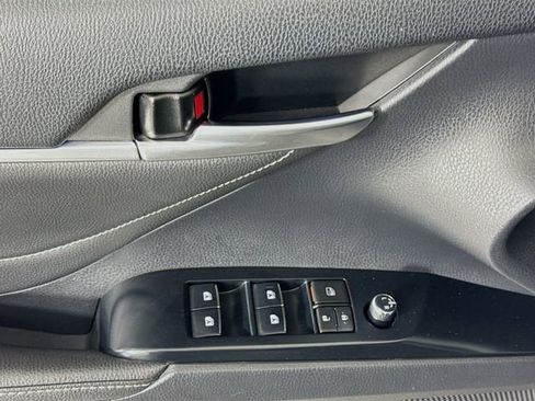 Certified 2018 Toyota Camry XSE FWD image 17