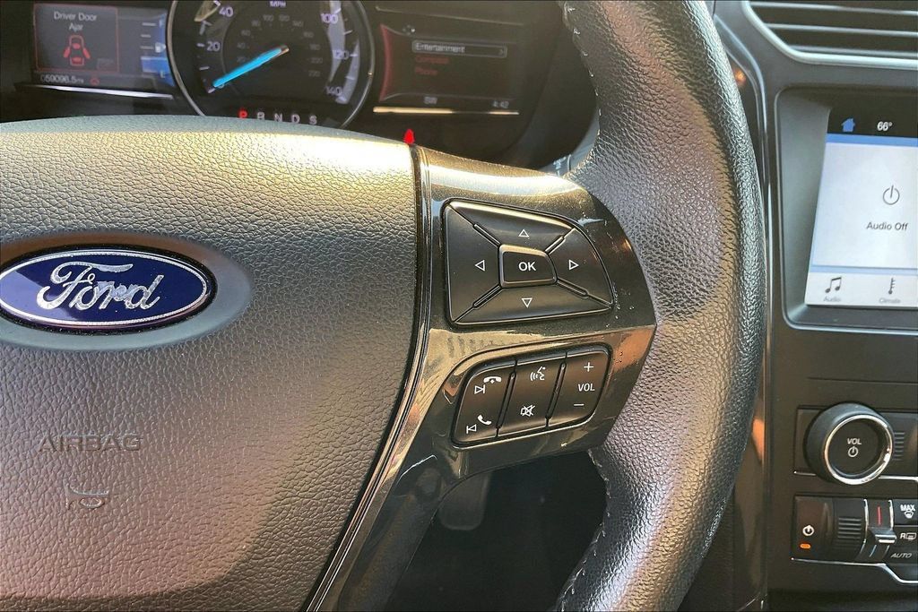 Used 2018 Ford Explorer XLT w/ Equipment Group 201A FWD image 18