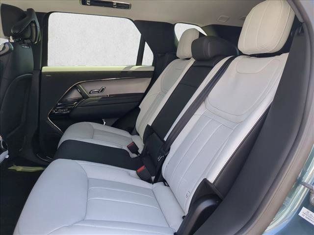 New 2027 Land Rover Range Rover Sport Dynamic SE AWD/4WD image 16