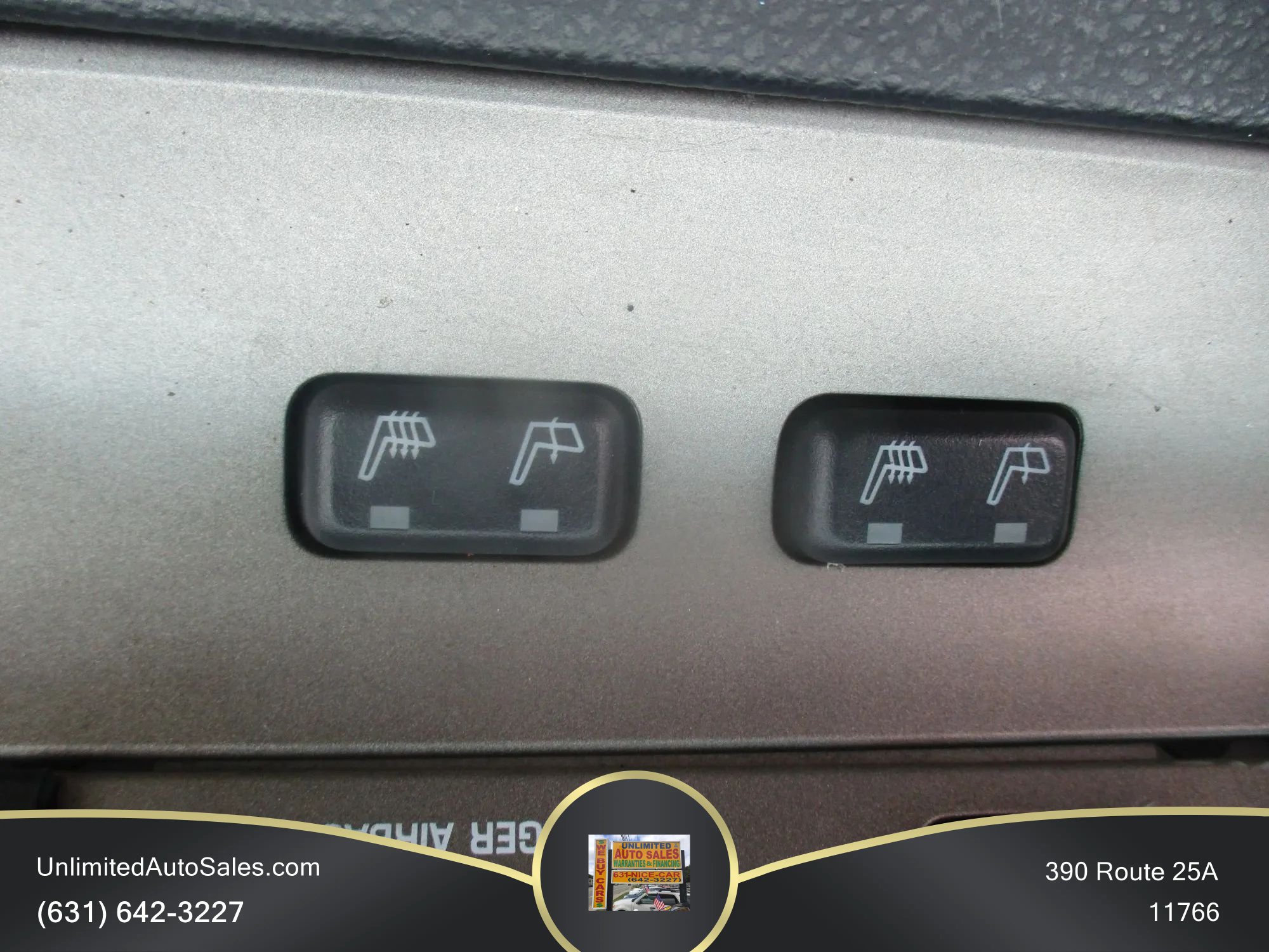 Used 2004 Ford Thunderbird RWD image 10