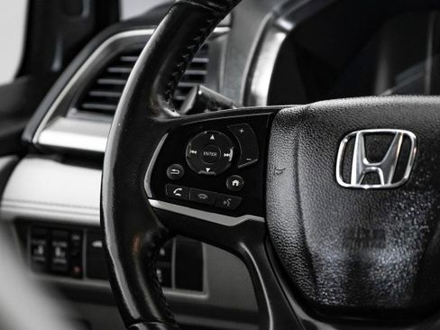 Used 2018 Honda Odyssey Touring image 17