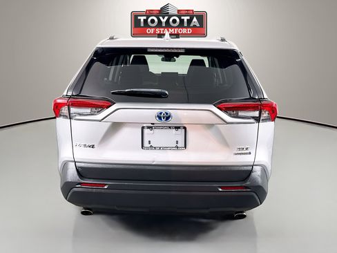 Used 2021 Toyota RAV4 XLE w/ Convenience Package image 6
