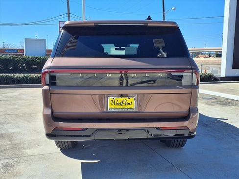 New 2026 Lincoln Navigator L Black Label AWD/4WD image 5