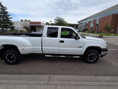 Used 2006 Chevrolet Silverado 3500 LT w/ Heavy-Duty Power Package RWD image 4