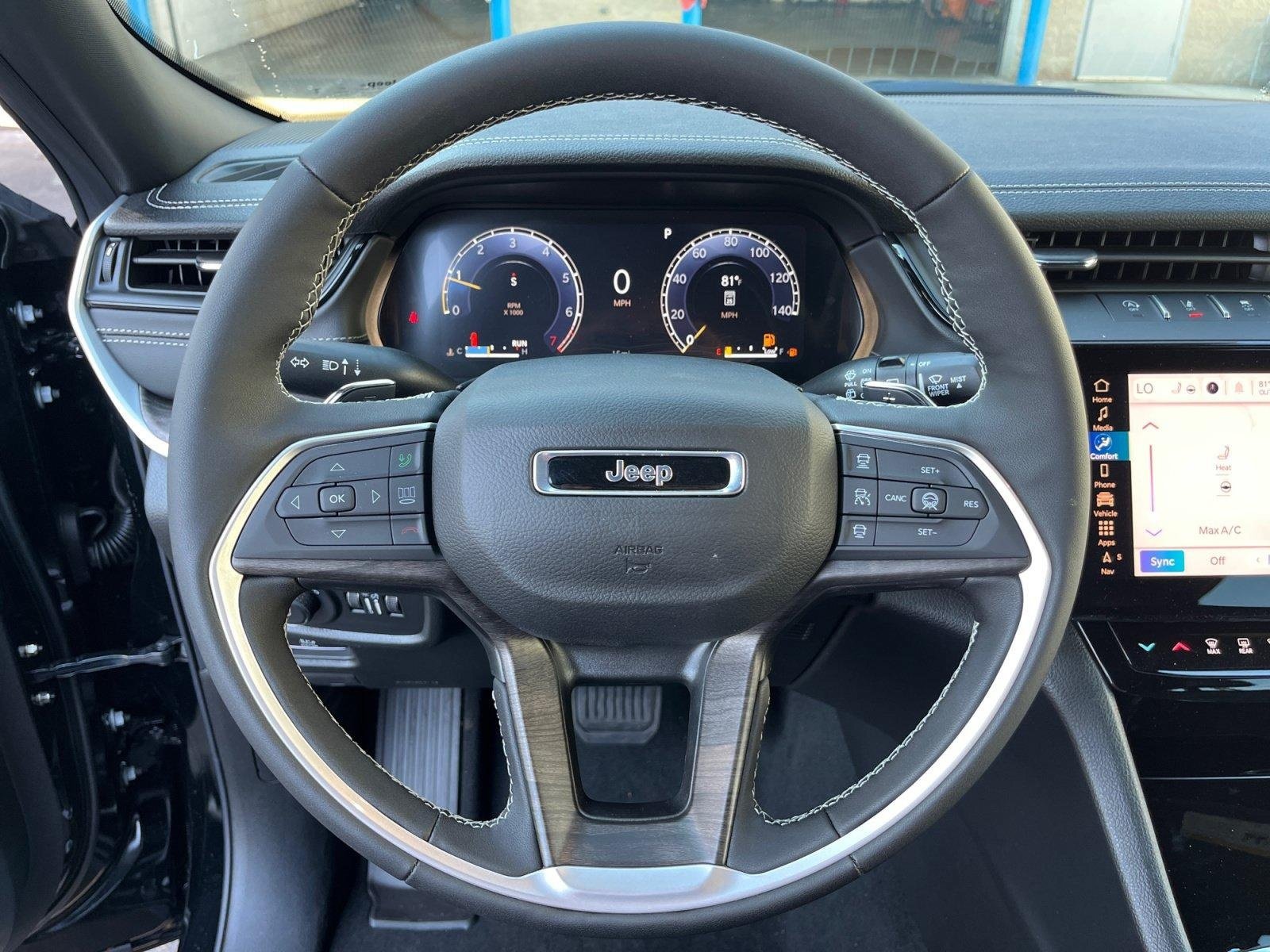 New 2026 Jeep Grand Cherokee Limited AWD/4WD image 12