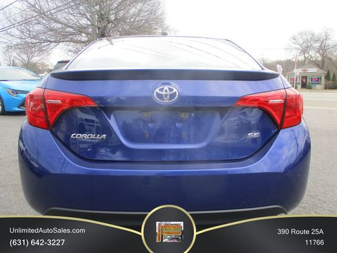 Used 2019 Toyota Corolla SE FWD image 2