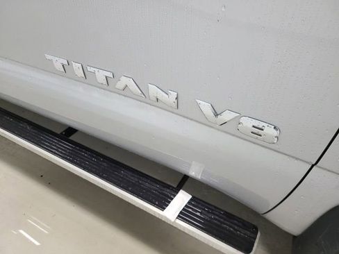 Used 2018 Nissan Titan SV w/ SV Convenience Package AWD/4WD image 13