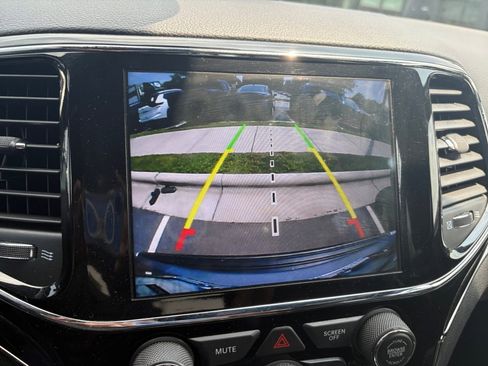 Used 2020 Jeep Grand Cherokee Trailhawk image 19