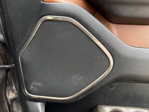Used 2019 RAM 1500 Laramie Longhorn AWD/4WD image 32