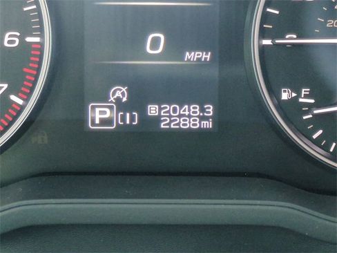 Used 2025 Subaru Forester Premium image 33