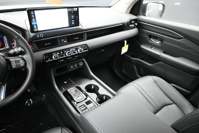 New 2026 Honda Pilot Touring image 10
