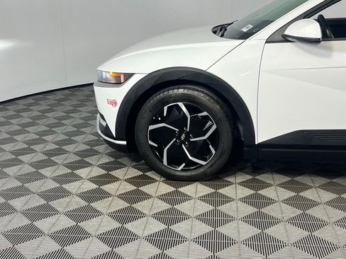 Used 2024 Hyundai Ioniq 5 SE image 11