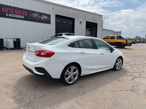 Used 2017 Chevrolet Cruze Premier image 4