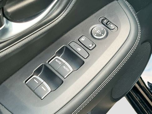 Used 2025 Honda HR-V EX-L image 17