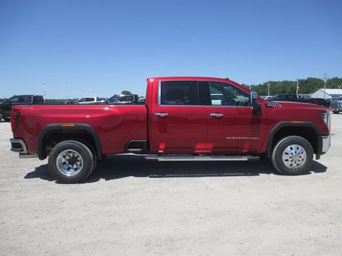 New 2026 GMC Sierra 3500 SLT w/ SLT Premium Package AWD/4WD image 3