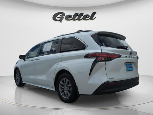Used 2022 Toyota Sienna XLE FWD image 7