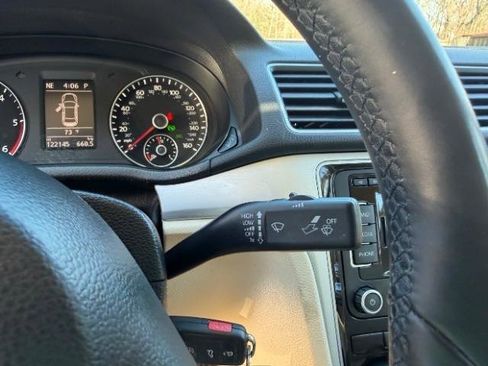 Used 2013 Volkswagen Passat TDI SE image 20