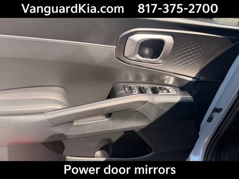 Certified 2025 Kia Sorento S w/ Panoramic Sunroof Package FWD image 17