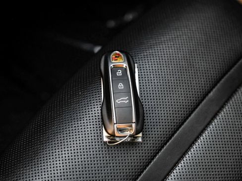 Used 2020 Porsche Cayenne image 52