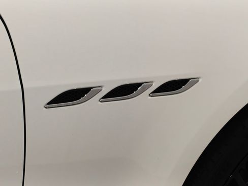 Used 2021 Maserati Ghibli S Q4 AWD/4WD image 60