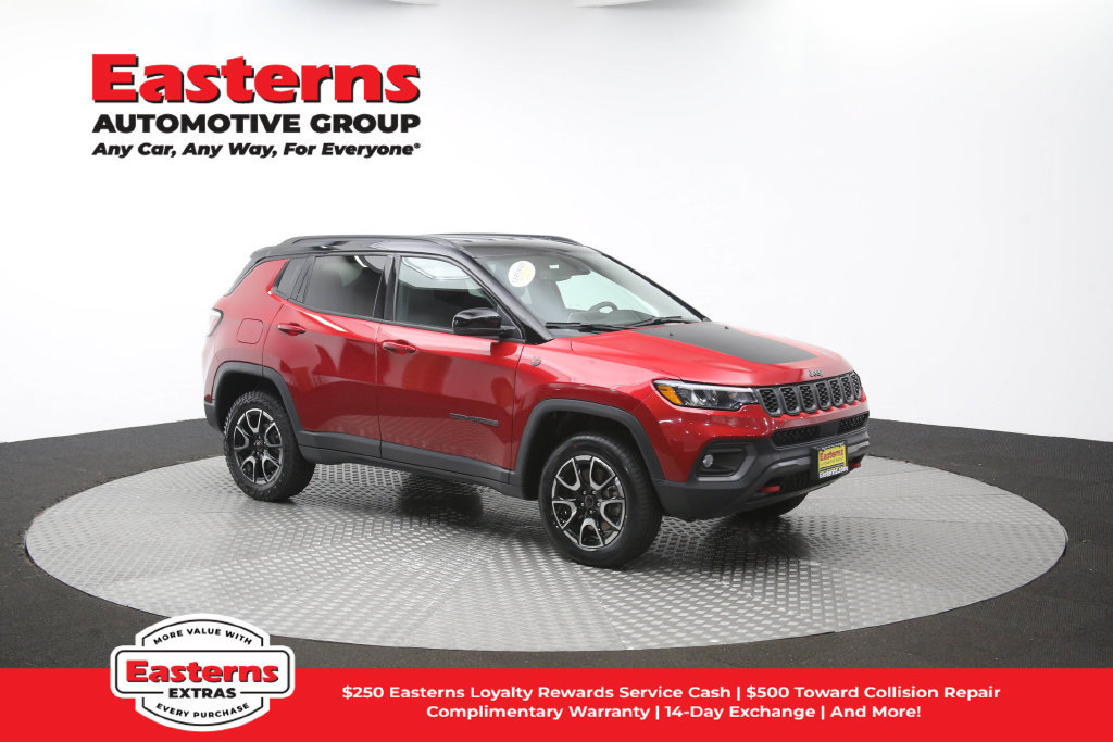 Used 2025 Jeep Compass Trailhawk AWD/4WD image 50