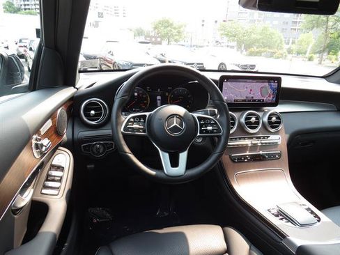 Used 2022 Mercedes-Benz GLC 300 4MATIC image 10
