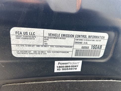 Used 2023 Chrysler Pacifica Limited FWD image 10