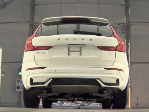 Used 2024 Volvo XC60 T8 Plus w/ Protection Package Premier AWD/4WD image 14