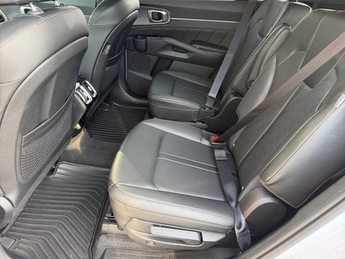 Used 2024 Kia Sorento SX AWD/4WD image 13