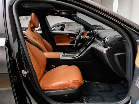 Used 2023 Mercedes-Benz C 300 4MATIC Sedan image 33