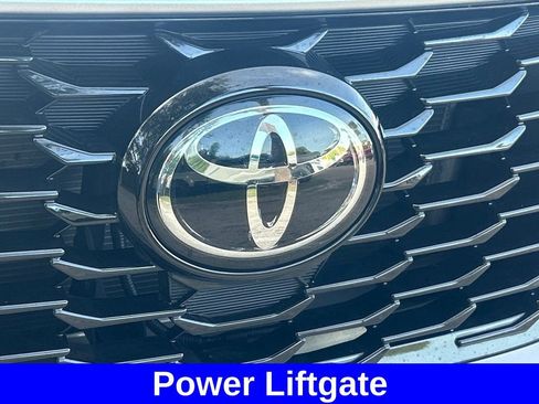 Used 2022 Toyota Highlander XSE image 18