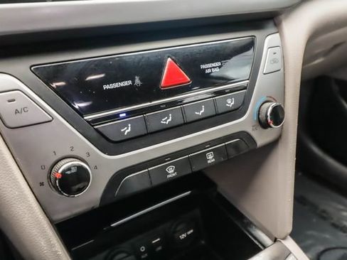 Used 2017 Hyundai Elantra SE FWD image 47