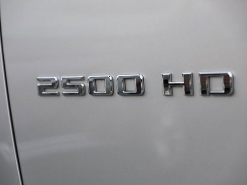 Used 2022 Chevrolet Silverado 2500 High Country w/ Z71 Off-Road Package image 8