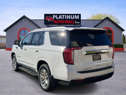 Used 2023 GMC Yukon SLT w/ SLT Luxury Package AWD/4WD image 4