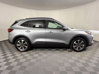 Used 2024 Ford Escape Platinum video 2
