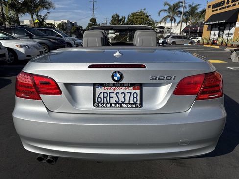 Used 2011 BMW 328i Convertible image 4