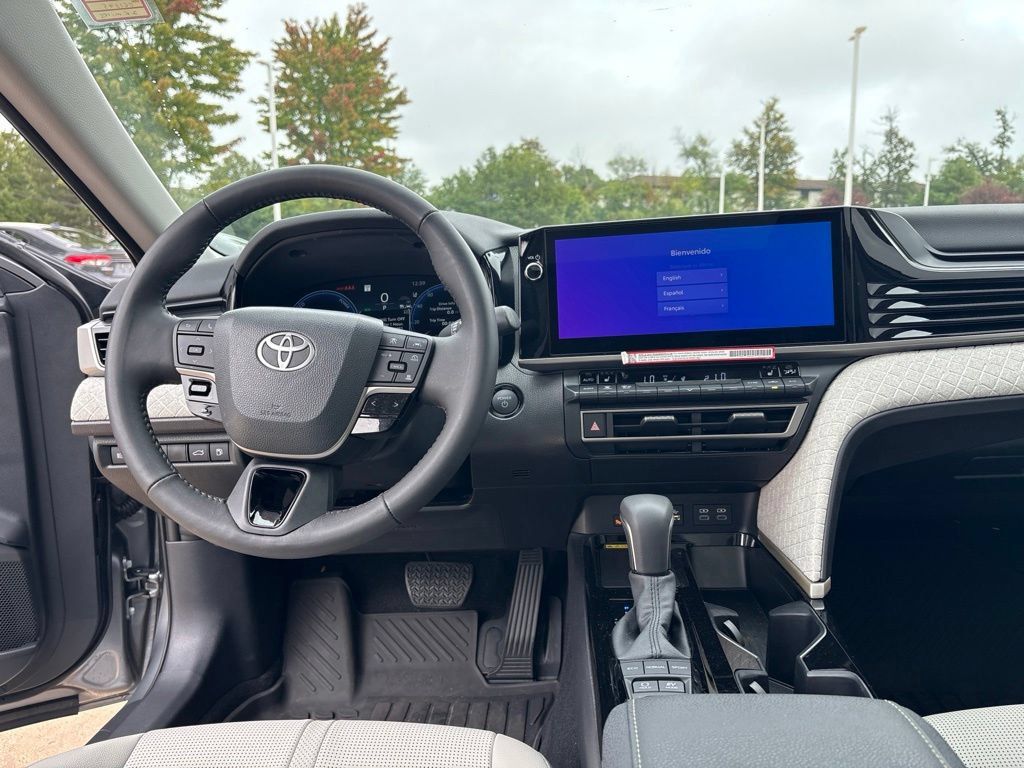 Used 2026 Toyota Camry XLE AWD/4WD image 23