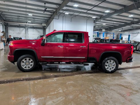 Used 2025 Chevrolet Silverado 2500 High Country w/ Technology Package AWD/4WD image 5