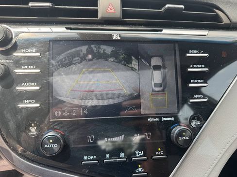 Used 2018 Toyota Camry XLE w/ Audio Package FWD image 11