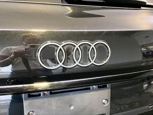 Used 2025 Audi Q7 3.0T Prestige AWD/4WD image 33